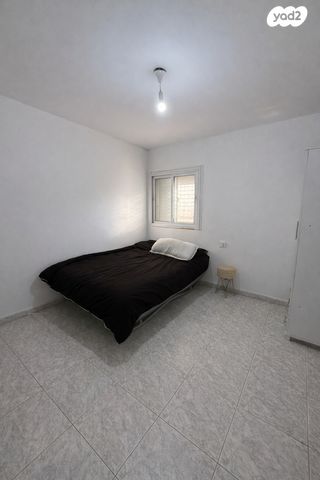 דירה, שלמה אבן גבירול, חכמי ישראל, דימונה