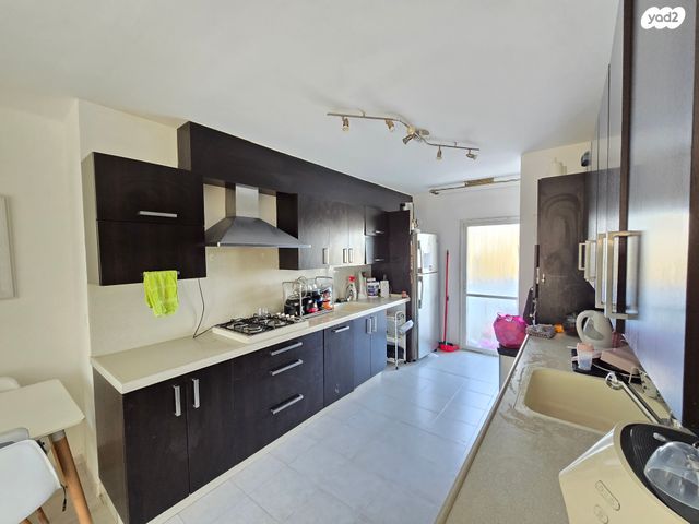 דירה, שאול אביגור, חומת שמואל, הר חומה, ירושלים