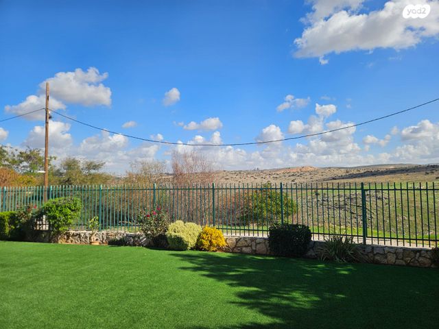 דו משפחתי, איילון, נווה אפק, ראש העין