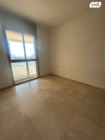 דירה, שדרות לוי אשכול 16, כוכב הצפון, תל אביב יפו