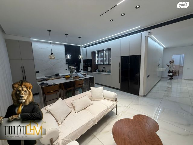 גג/ פנטהאוז, יהדות איטליה, רמת יורם, נתיבות