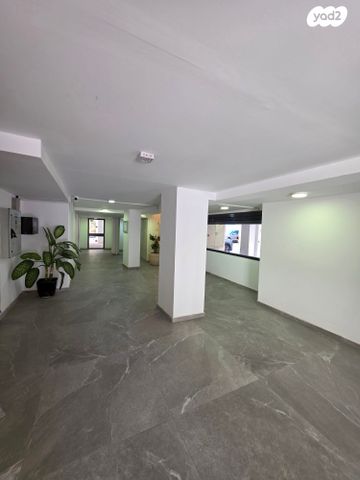 דירה, הנביאים 13, הנביאים, בת ים