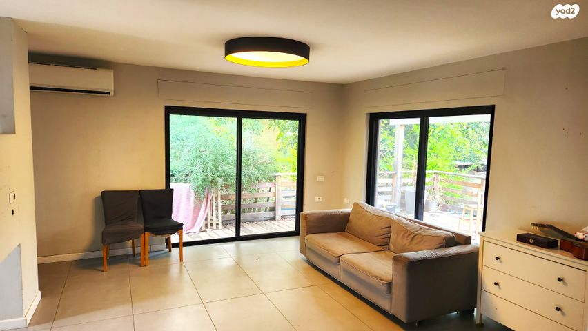 דו משפחתי, כפר תבור