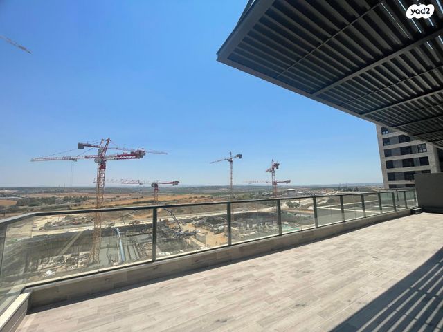 גג/ פנטהאוז, יער ביריה, נופי בן שמן, לוד