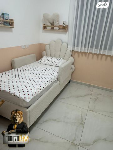 גג/ פנטהאוז, יהדות איטליה, רמת יורם, נתיבות