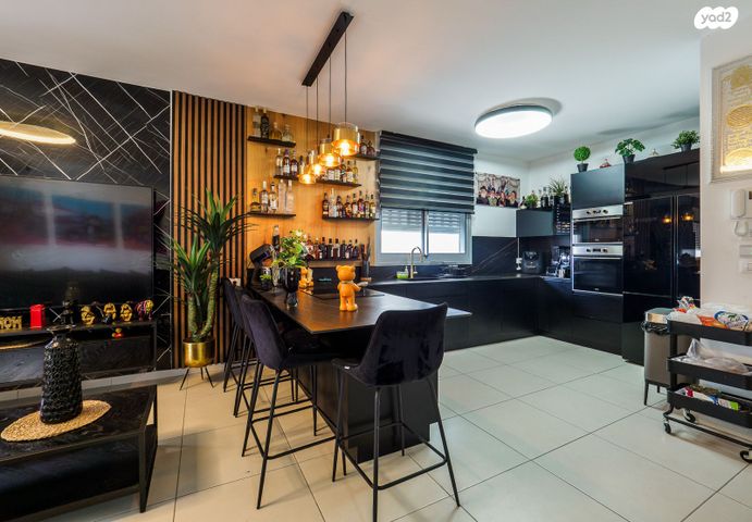 דירה, יצחק שמיר, נהריה