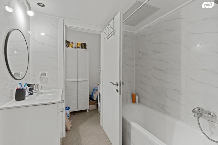 גג/ פנטהאוז, מודיעין מכבים רעות