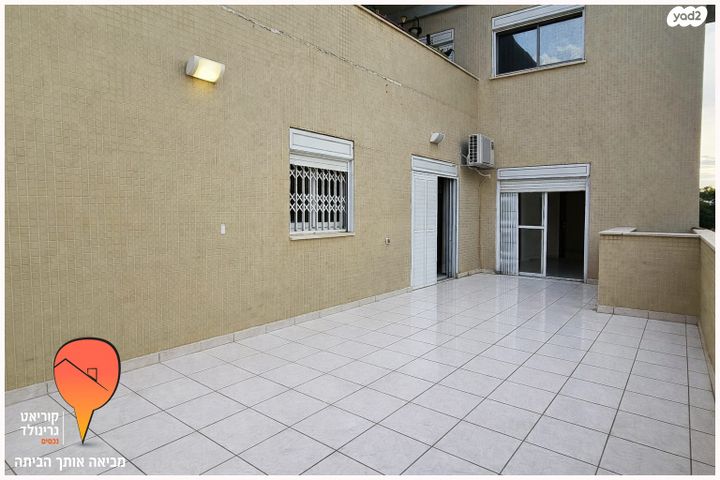 גג/ פנטהאוז, חניתה, שיכוני מזרחי, כפר סבא