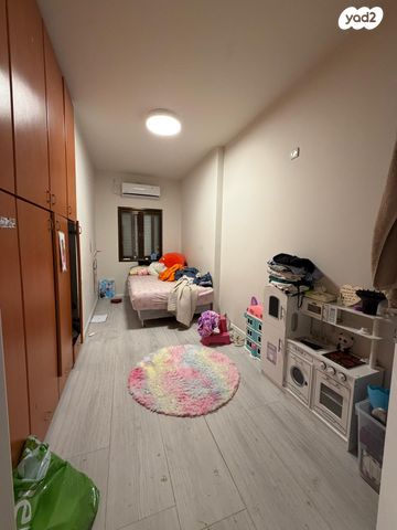 דו משפחתי, אביבים, שערי תקווה, שערי תקווה