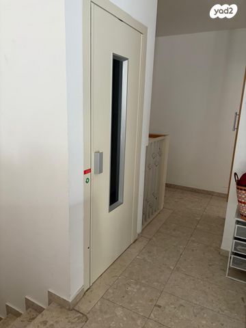 גג/ פנטהאוז, יהלום, אבני חן, רחובות