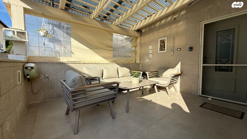 דירת גן, התבור, יצחק רבין, צפת