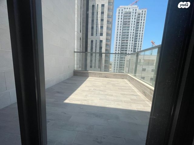 גג/ פנטהאוז, יער ביריה, נופי בן שמן, לוד