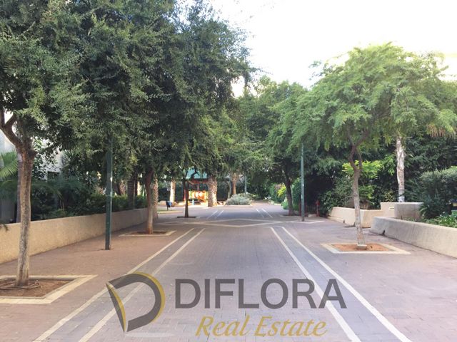 הגוש הגדול, רמת אביב החדשה, נופי ים