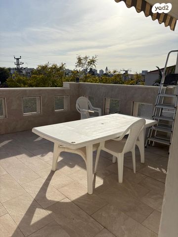 גג/ פנטהאוז, יהלום, אבני חן, רחובות