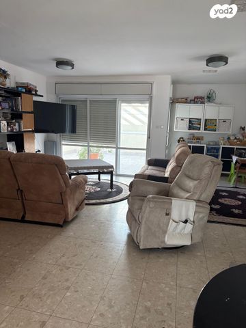 גג/ פנטהאוז, יהלום, אבני חן, רחובות