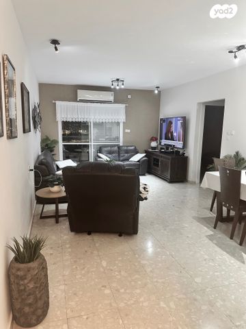 דירה, רמב"ם 26, רמת חן ובן ציון, נתניה