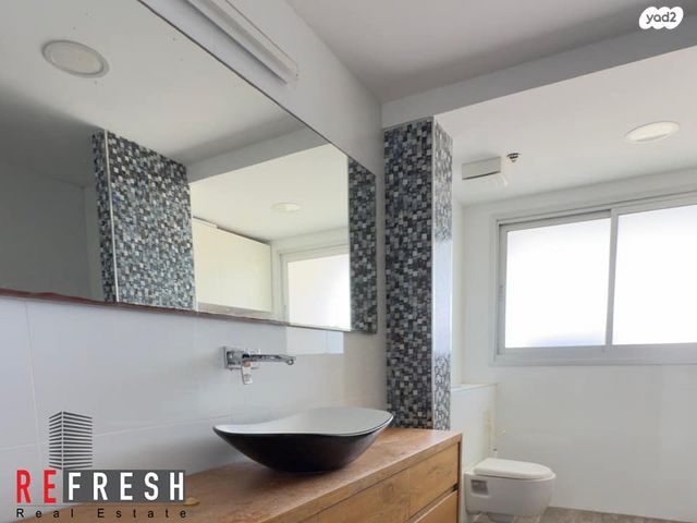 דירה, יוסף לפיד, נתניה