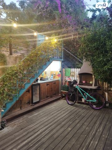 דו משפחתי, הוד השרון