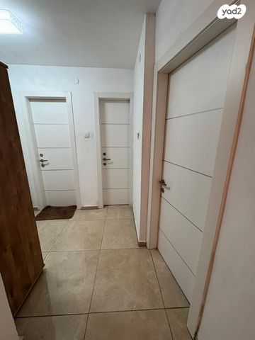 דירה, יצחק בן צבי, משכנות, רמלה