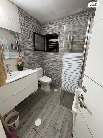 דירה, יצחק בן צבי, משכנות, רמלה