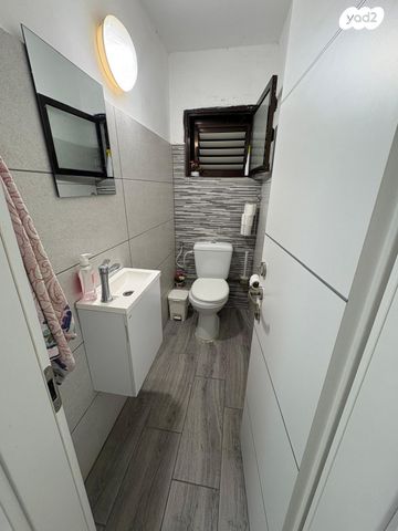 דירה, יצחק בן צבי, משכנות, רמלה