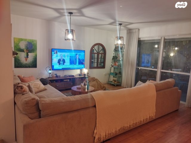 דו משפחתי, הוד השרון