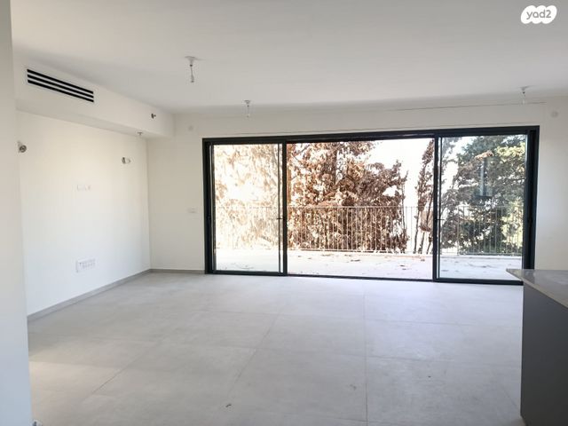 דירה, שמואל רומנילי, שיכון דן, נווה דן, תל אביב יפו