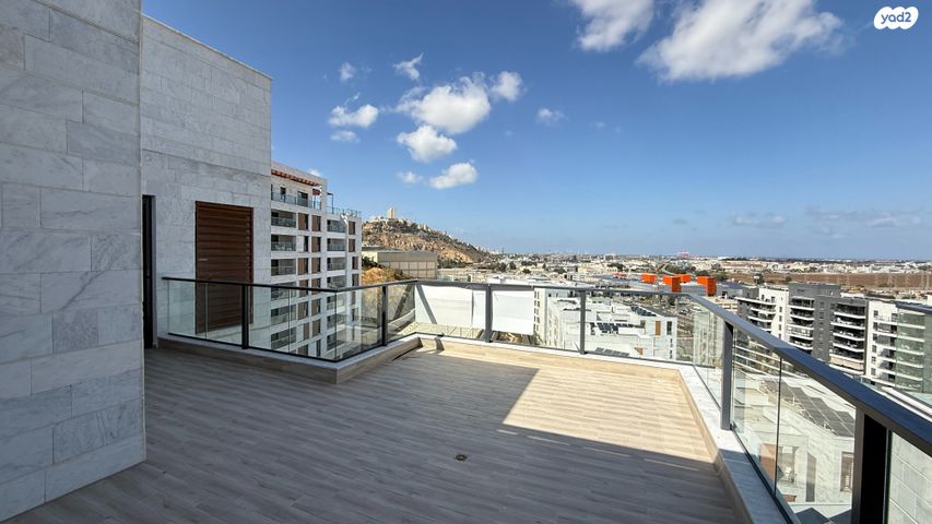 גג/ פנטהאוז