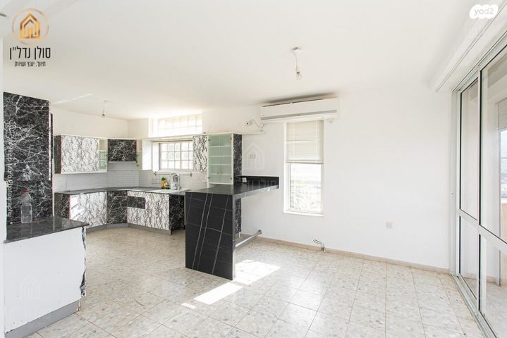 דו משפחתי, שבדיה, חיפה