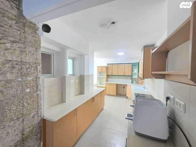 דירת גן, עולי הגרדום 281, ארמון הנציב, תלפיות מזרח, ירושלים