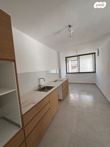 דירה, הגנים 5, מרכז העיר, סביניה, הוותיקה, קרית ביאליק