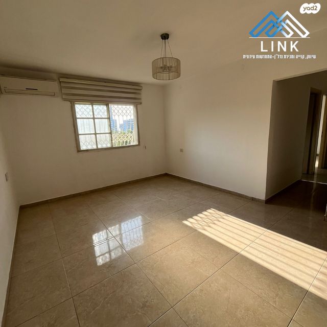 דירה, דקר, שז"ר / דקר, טירת כרמל