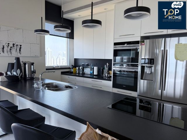 דירה, עוזי חיטמן, עיר ימים, נתניה