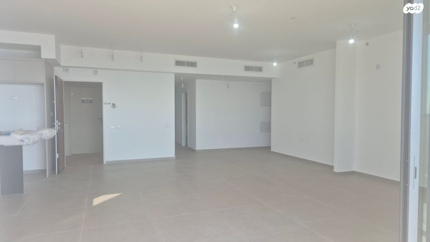 דירה, אמנון ליפקין שחק, נוף הטיילת, נתניה