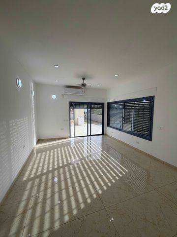 בית פרטי/ קוטג', ארזים, יתד