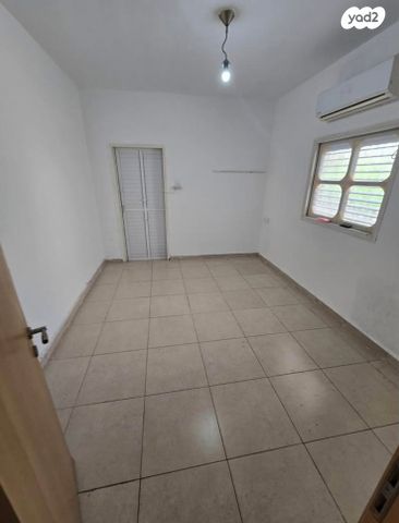 דירת גן, אבא ברדיצ'ב 8, הגבול רוטשילד, בת ים