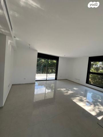 דירה, ישראל טייבר, גבעת הרמבם, גבעתיים