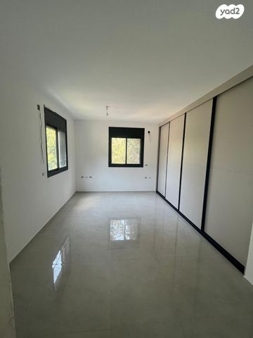 דירה, ישראל טייבר, גבעת הרמבם, גבעתיים