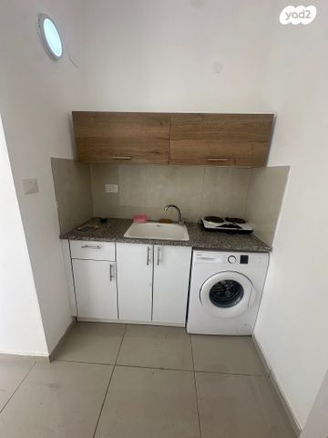 דירה, דרך ישראל בר יהודה 1, העיר התחתית, ואדי סאליב, חיפה