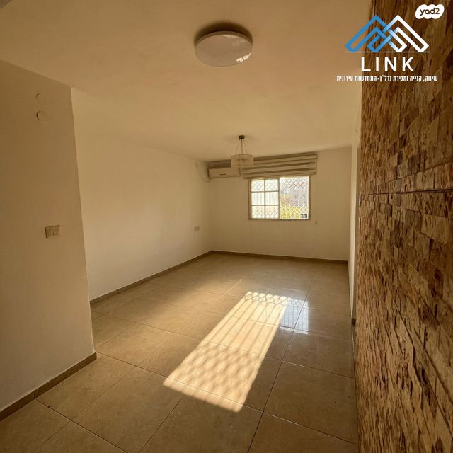 דירה, דקר, שז"ר / דקר, טירת כרמל