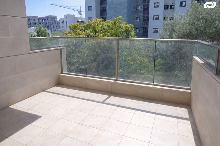 אוריאל אופק 