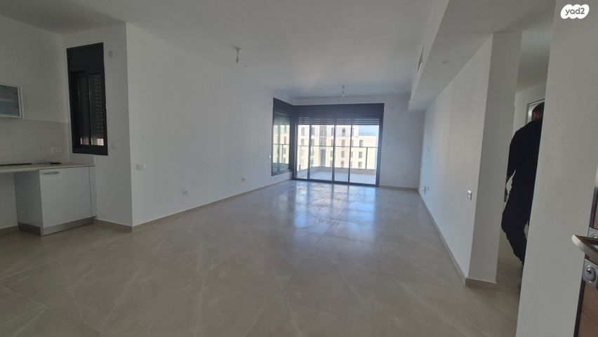 דירה, אמנון ליפקין שחק, נוף הטיילת, נתניה