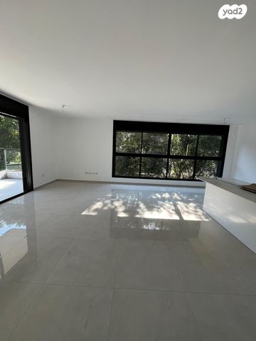 דירה, ישראל טייבר, גבעת הרמבם, גבעתיים