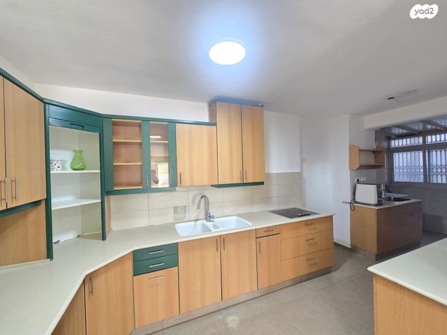 דירת גן, עולי הגרדום 281, ארמון הנציב, תלפיות מזרח, ירושלים