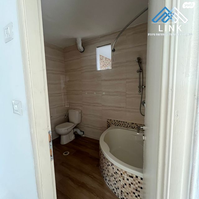 דירה, דקר, שז"ר / דקר, טירת כרמל