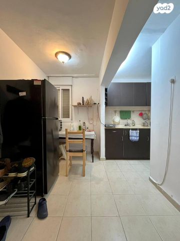 גיורא יוספטל 9