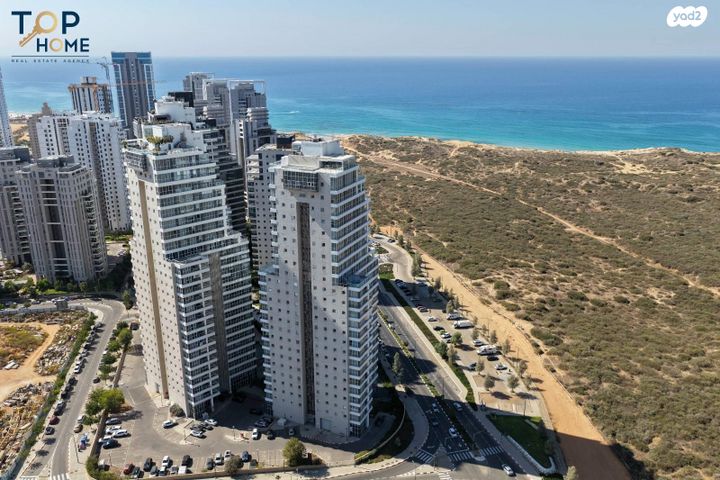 דירה, עוזי חיטמן, עיר ימים, נתניה