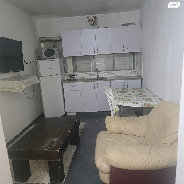 קרן היסוד 25