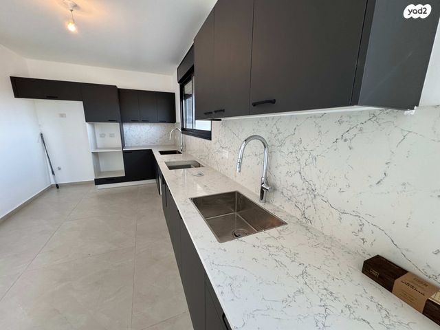 גג/ פנטהאוז, הרב ישראל גרוסמן, רמת אברהם, בית שמש