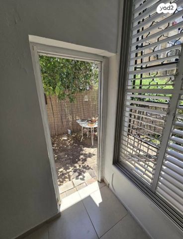 דירת גן, אבא ברדיצ'ב 8, הגבול רוטשילד, בת ים